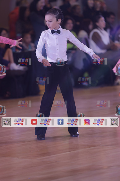 0056_CLOK5833