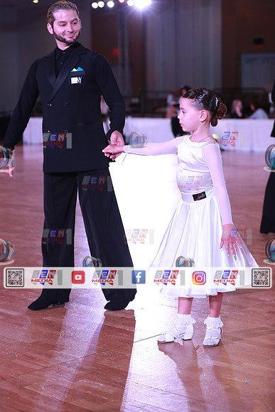 0033_DCDO2000