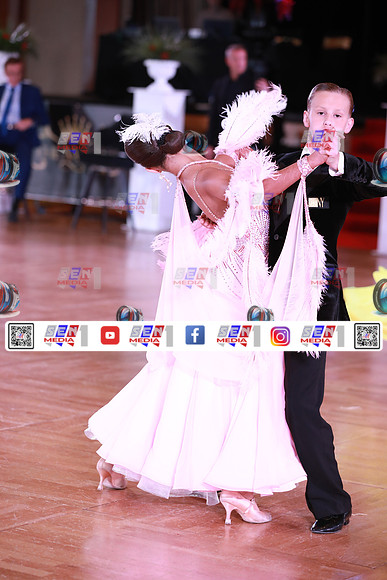 0011_DCDN6852