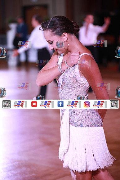 0000_DCDN8323