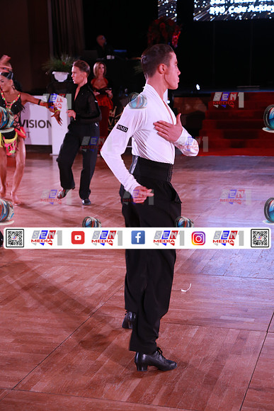 0076_NVBL8528