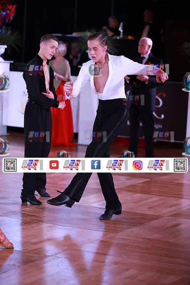 0037_DCDN9627