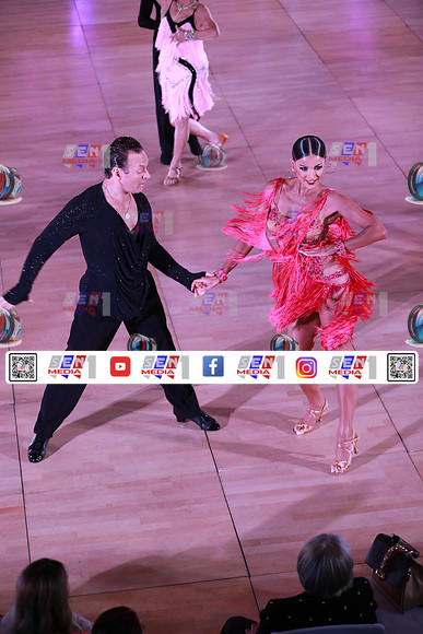 0007_DCDN0933