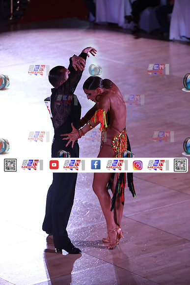 0040_DCDN6526